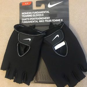 Nike Women’s Training Gloves Size Small